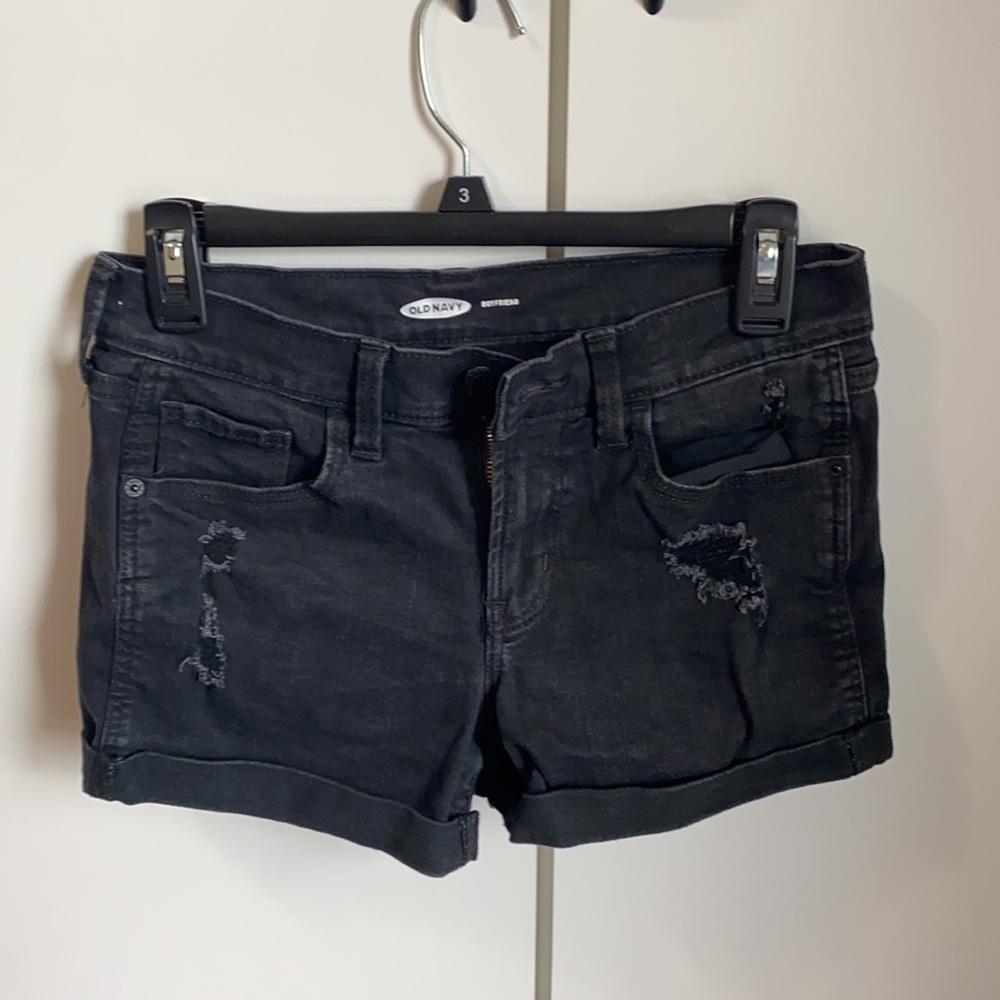 Black Boyfriend cut Old Navy Jean shorts